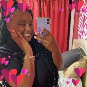 Meet your Posher, Deera